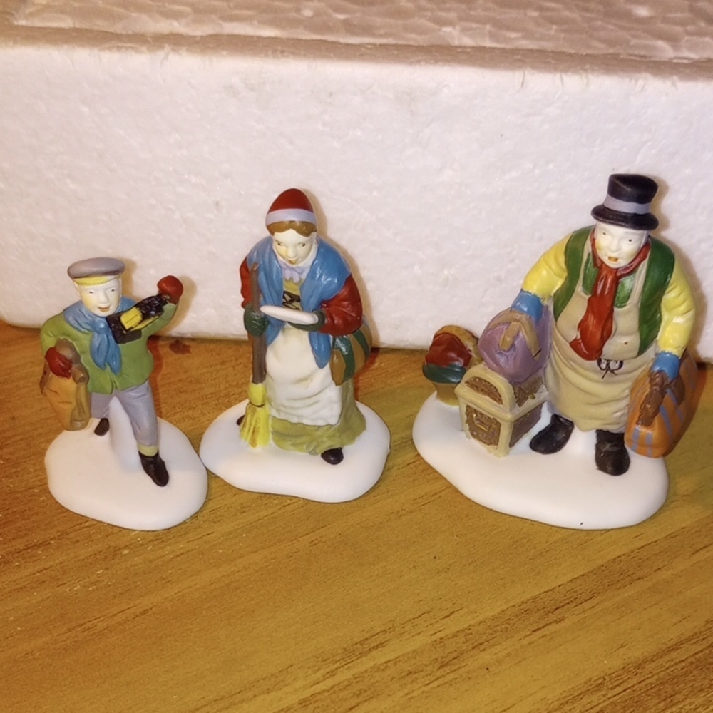Dept. 56-Dickens Village-Come Into The Inn Vintage Set Of 3 Figurines #5560-3
